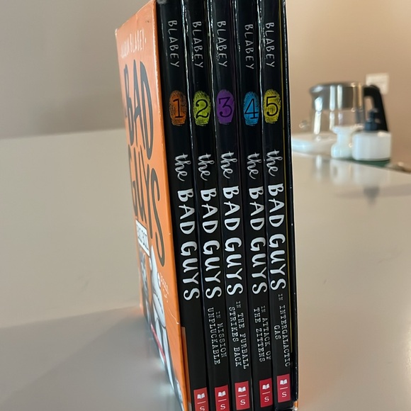 The Bad Guys Book Set 1-5 Plus Bonus books 6 and 10 - Picture 5 of 7